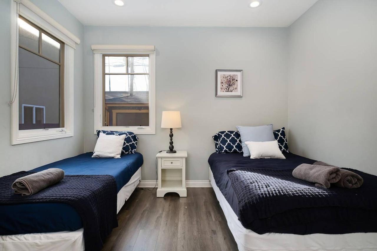 Stylish 4 Bedroom House Near Korea Town Ferienhaus *